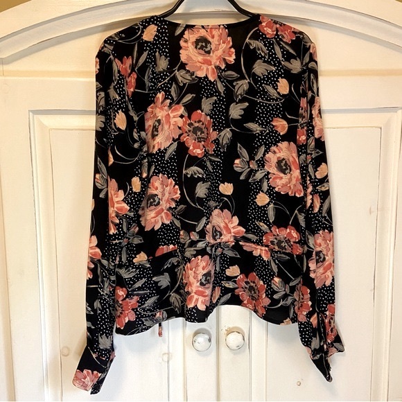 Saltwater Luxe Floral Blouse - Black - Picture 2 of 9